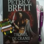 cover tronul de cranii