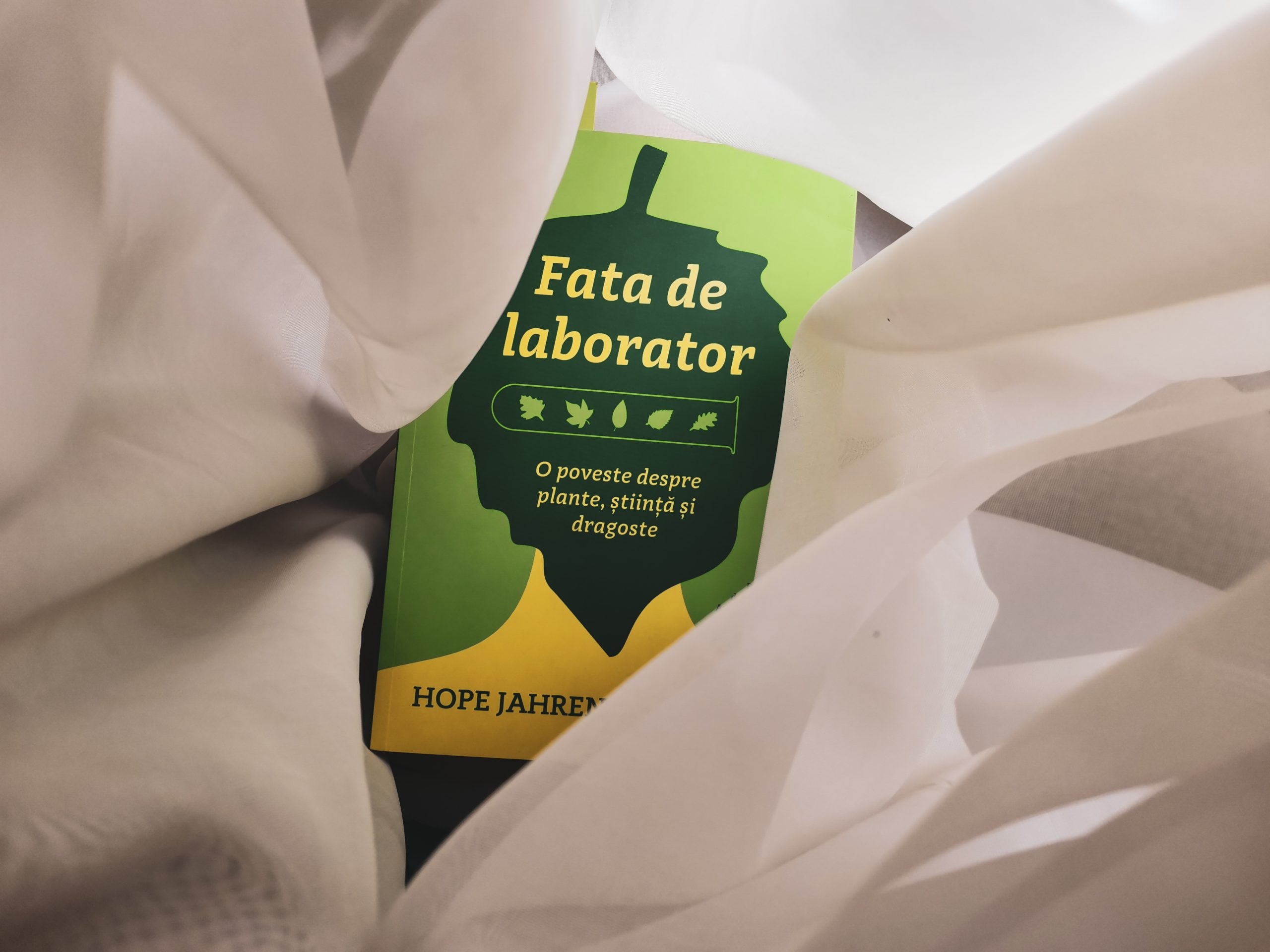 Fata de laborator