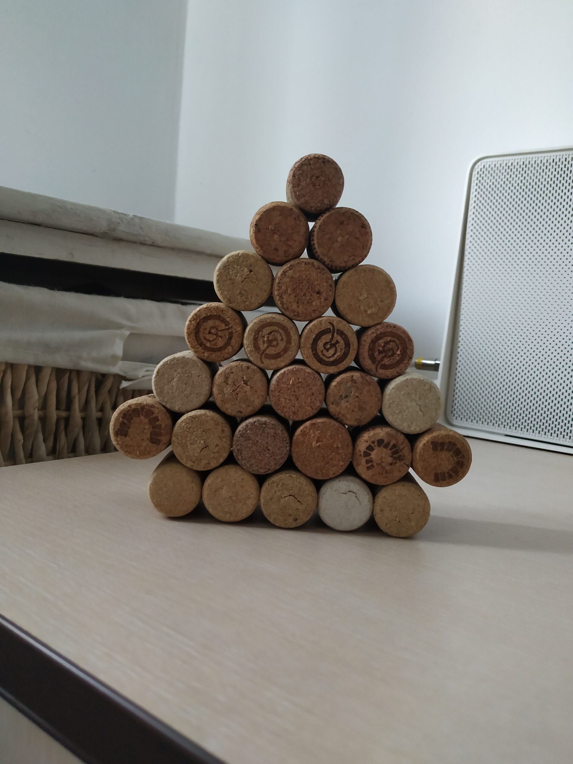 dopurile de pluta suprapuse au forma de brad