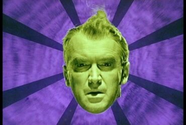 Personajul John 'Scottie' Ferguson din filmul „Vertigo”, în culorile verde și violet.