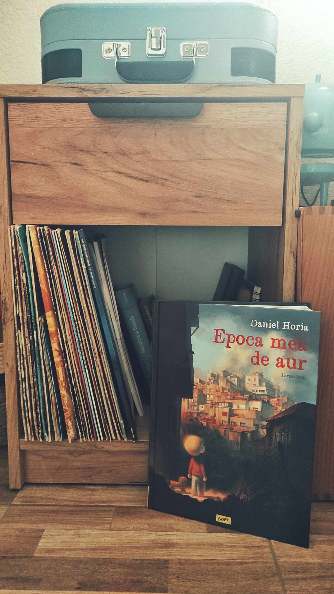 Ilustrații din cartea „Epoca mea de aur”.