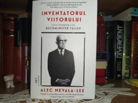 Imagine cu coperta cărții „Inventatorul viitorului - Viața vizionară a lui Buckminster Fuller, de Alec Nevala-Lee.